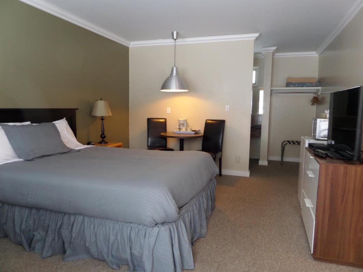 Ray Lyn Motel Trail Εξωτερικό φωτογραφία