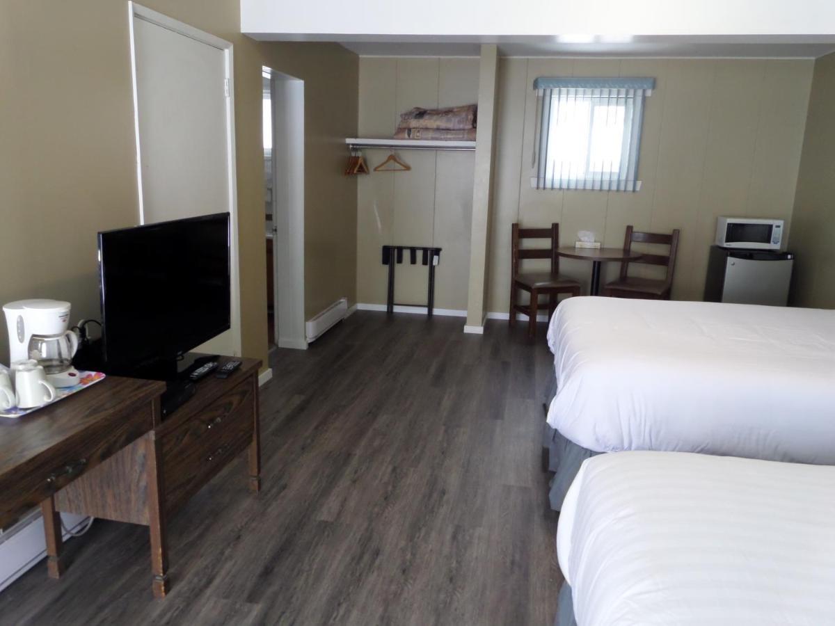 Ray Lyn Motel Trail Εξωτερικό φωτογραφία