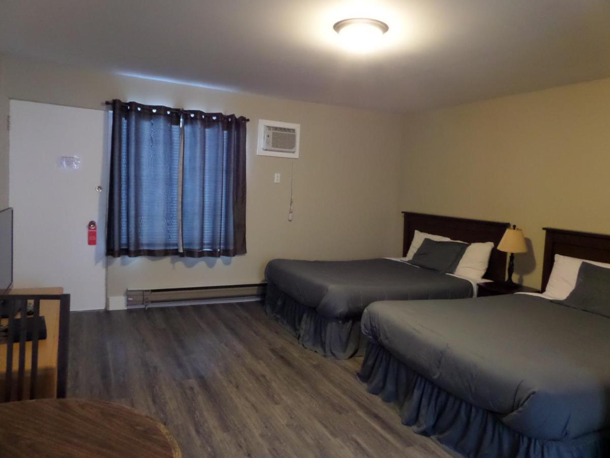 Ray Lyn Motel Trail Εξωτερικό φωτογραφία