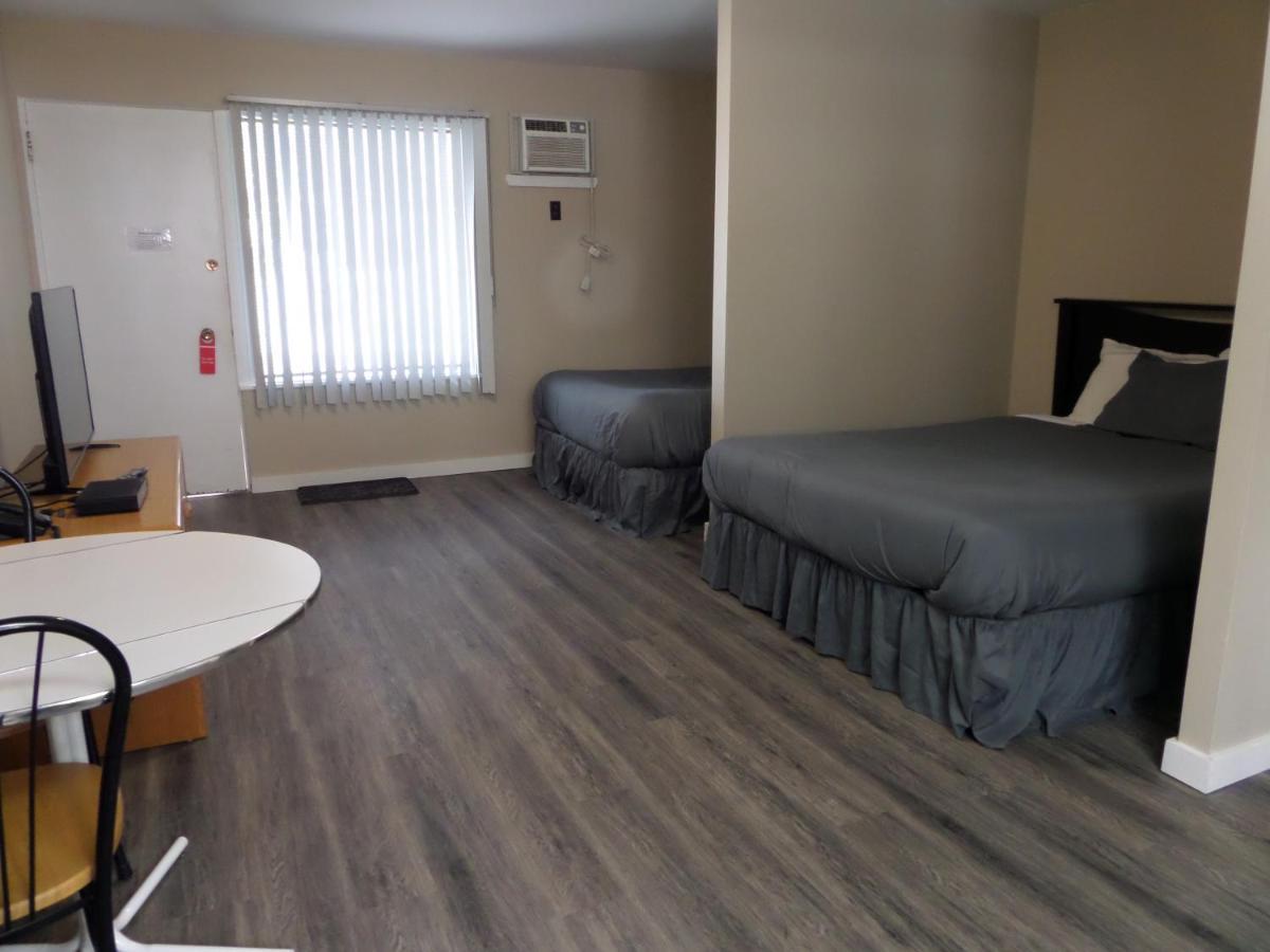 Ray Lyn Motel Trail Εξωτερικό φωτογραφία